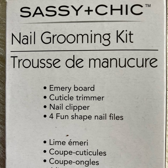 - NIP Butterfly Nail Manicure Grooming Kit 7 Pc Set🩵💚💙💜💛💜💙💚🩵 - Picture 8 of 8